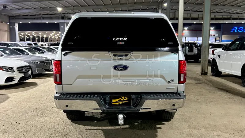 2019 فورد اف 150 لاريات