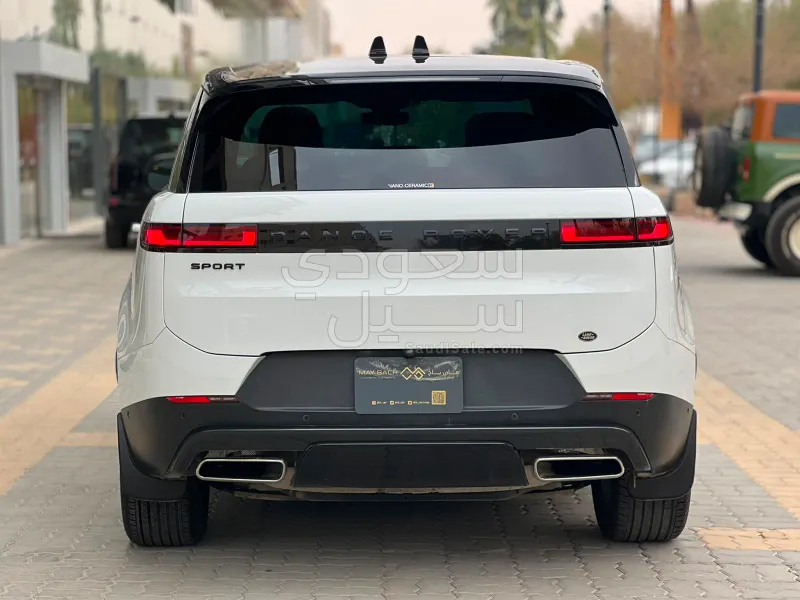 2024 لاند روفر رينج روفر سبورت اتش اس اي