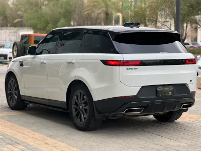 2024 لاند روفر رينج روفر سبورت اتش اس اي