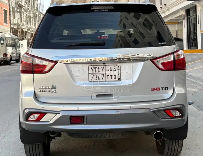 2019 ايسوزو ام يو اكس