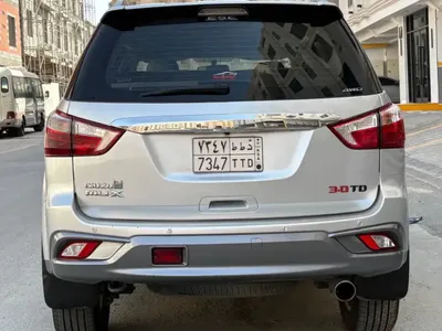 2019 ايسوزو ام يو اكس