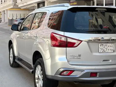 2019 ايسوزو ام يو اكس