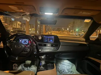 2022 لكزس إي إس 300إتش