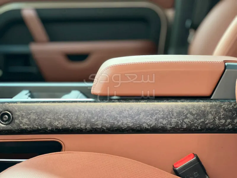 2026 لاند روفر ديفيندر اوكتا