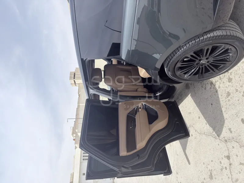 2023 لاند روفر رينج روفر فوج اس اي
