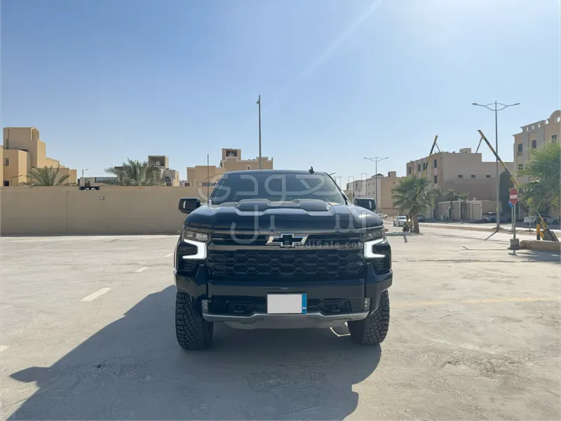 2024 شفروليه سلفرادو زد ار 2