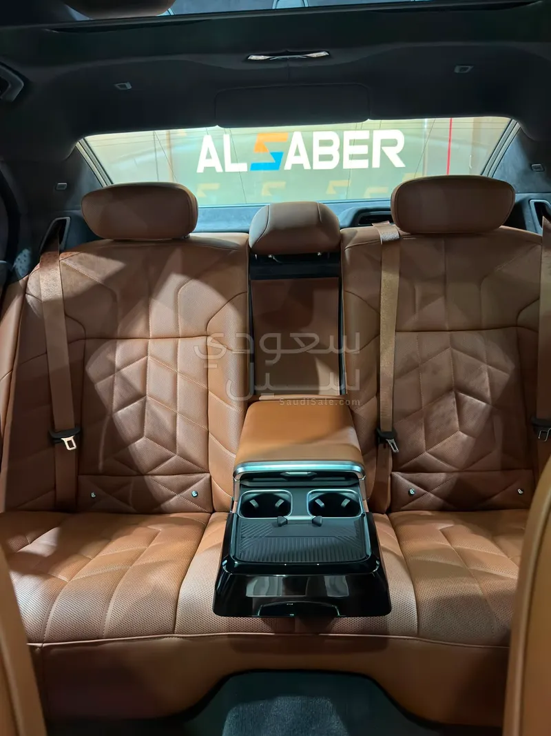 2026 بي ام دبليو الفئة السابعة 735أي