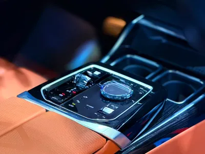 2026 بي ام دبليو الفئة السابعة 735أي