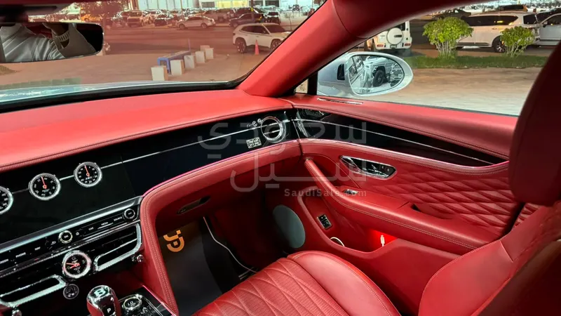 2021 بنتلي كونتيننتل فلاينج سبير دابليو 12