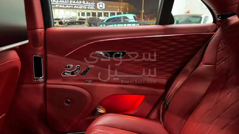 2021 بنتلي كونتيننتل فلاينج سبير دابليو 12
