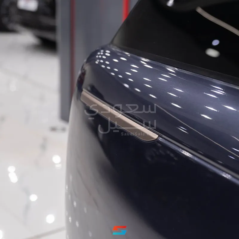 2025 لاند روفر رينج روفر اس في اوتوبيوغرافي