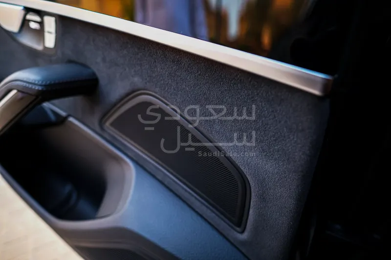 2023 اودي اي 8 ال اس لاين