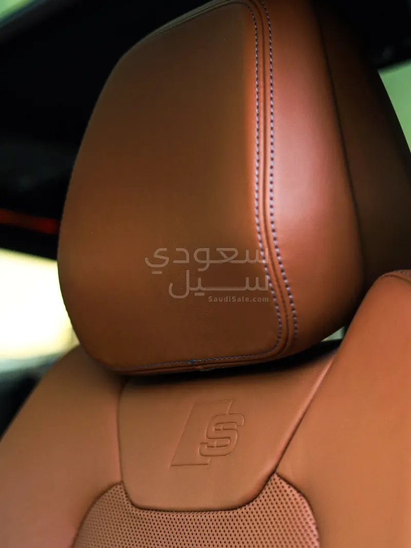 2023 اودي اي 8 ال اس لاين