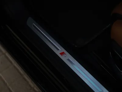 2023 اودي اي 8 ال اس لاين