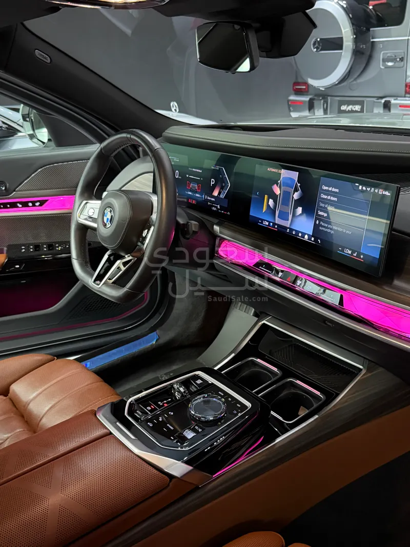2025 بي ام دبليو الفئة السابعة 735أي