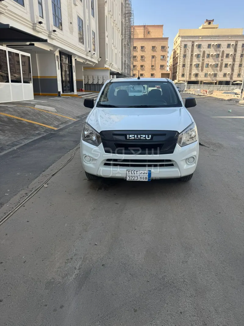 2025 ايسوزو دي ماكس غمارتين