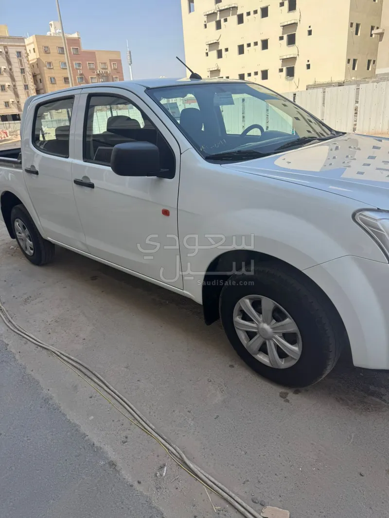 2025 ايسوزو دي ماكس غمارتين