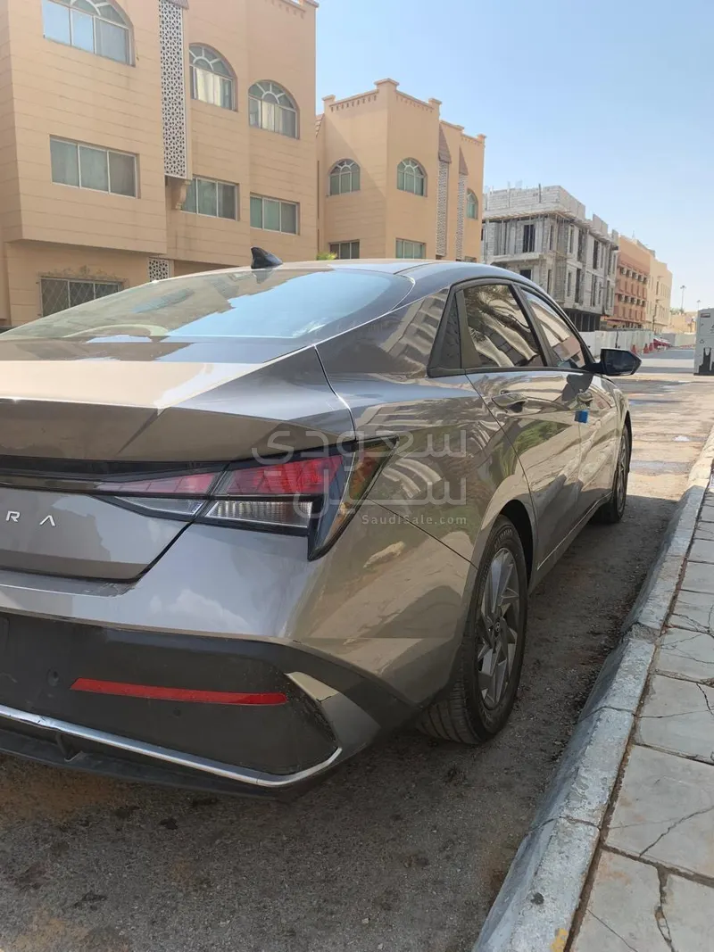 2025 هيونداي النترا سمارت