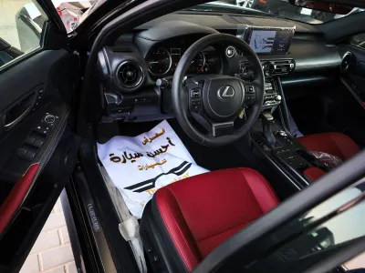 2025 لكزس آي إس 350