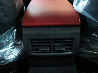2025 لكزس آي إس 350
