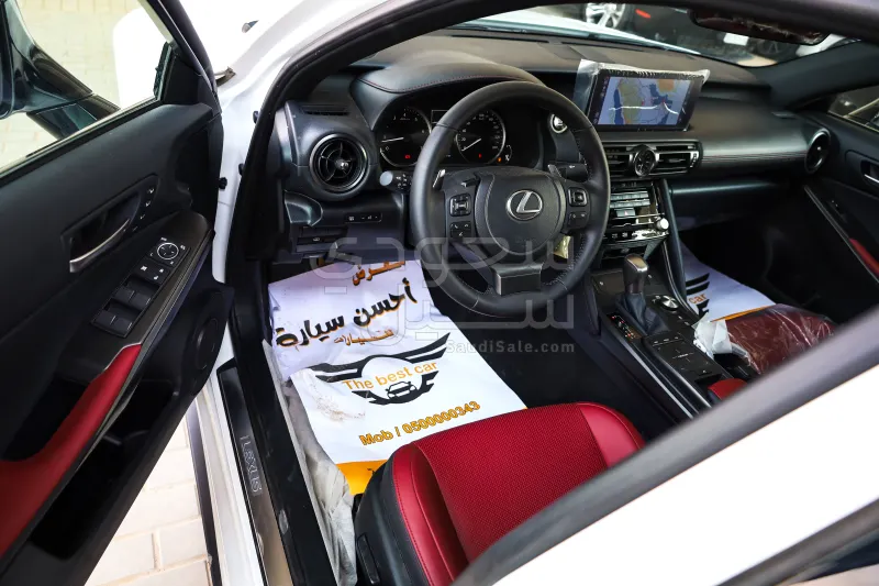2025 لكزس إي إس 350