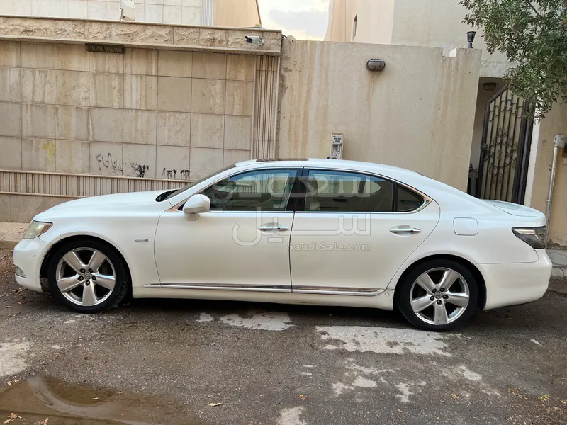 2007 لكزس إل إس 460 إل
