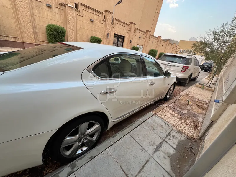 2007 لكزس إل إس 460 إل