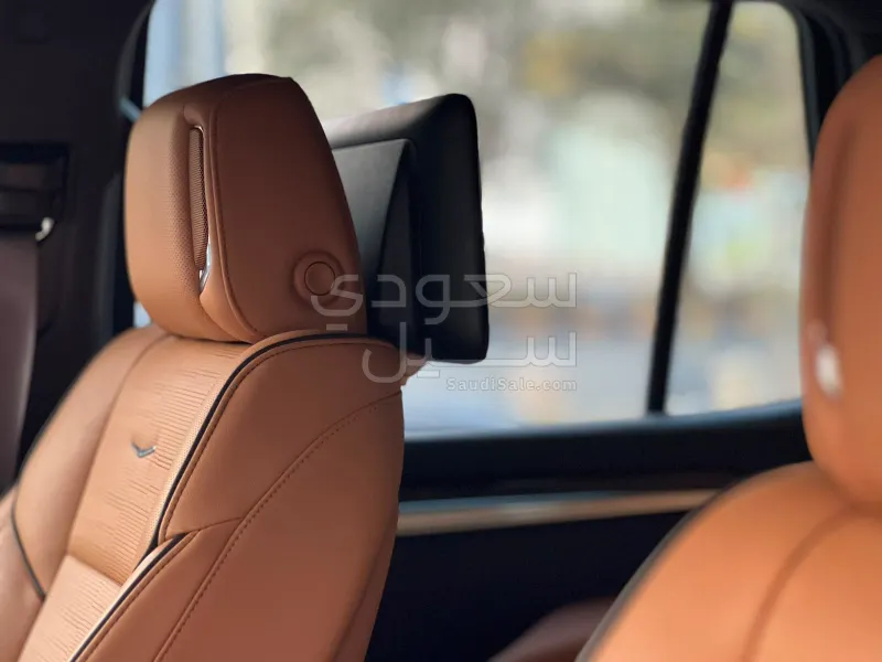 2025 كاديلاك اسكاليد