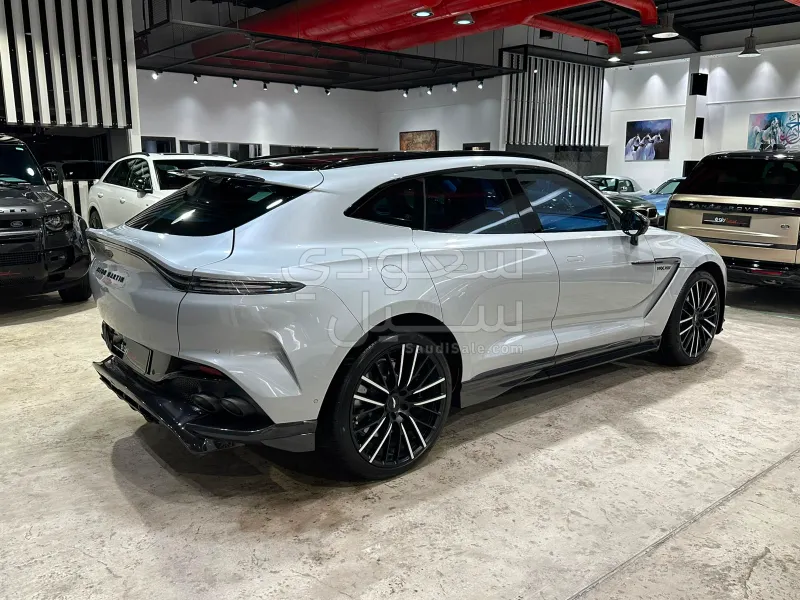 2024 استون مارتن دي بي اكس 707