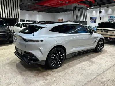 2024 استون مارتن دي بي اكس 707