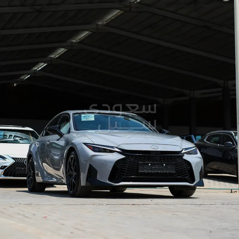 2026 لكزس آي إس 350