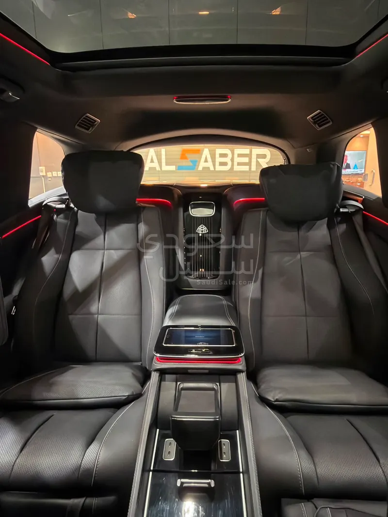 2022 مرسيدس - بنز جي إل إس 600 مايباخ