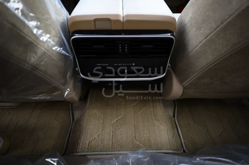 2026 تويوتا لاند كروزر جي اكس ار