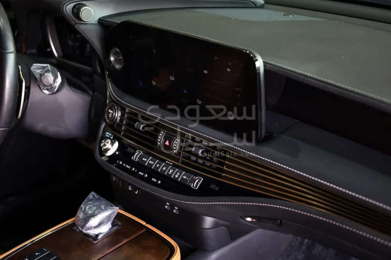2023 لكزس إل إس 500إتش