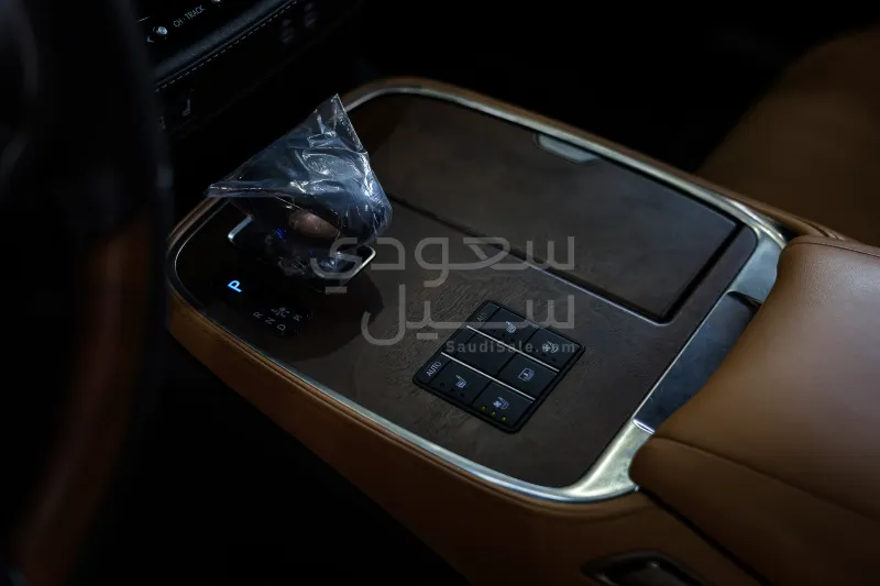 2023 لكزس إل إس 500إتش