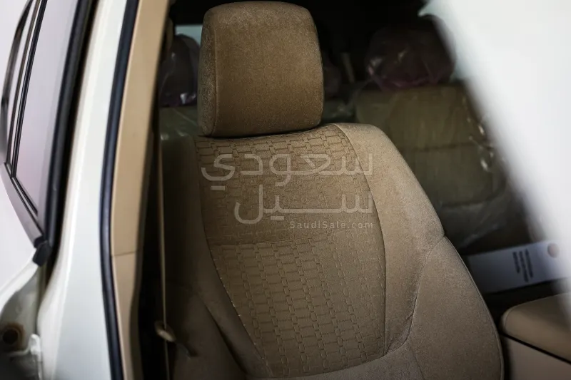 2022 تويوتا لاند كروزر جي اكس ار