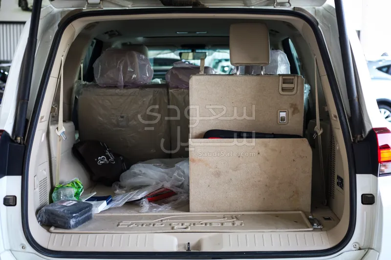 2022 تويوتا لاند كروزر جي اكس ار