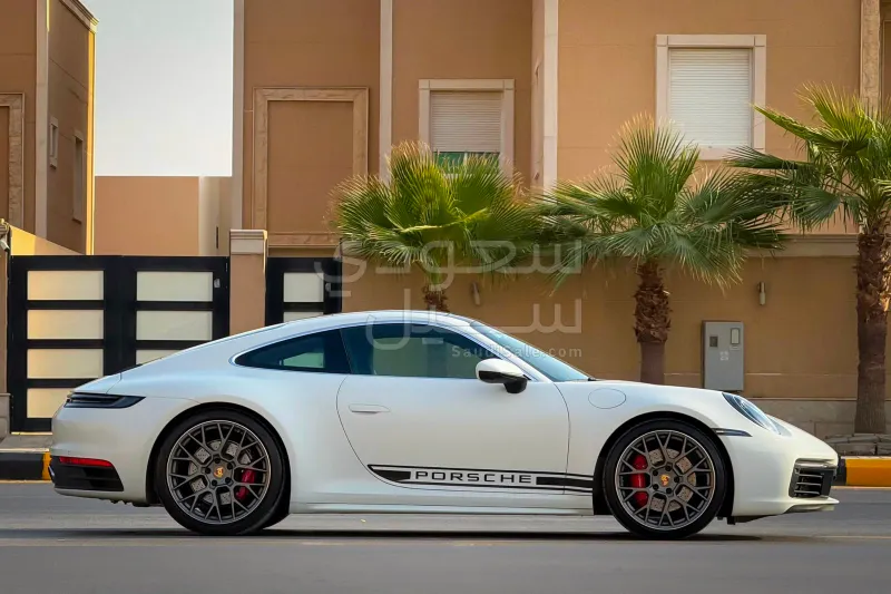 2024 بورش 911 كاريرا اس