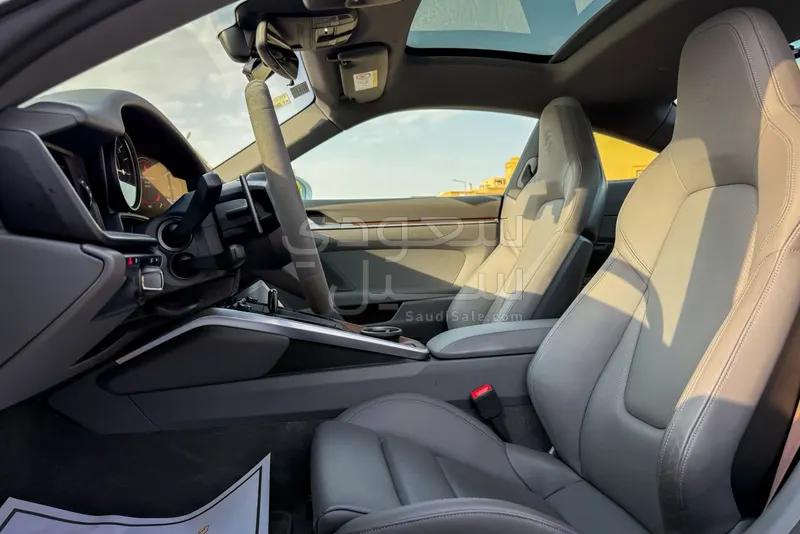 2024 بورش 911 كاريرا اس