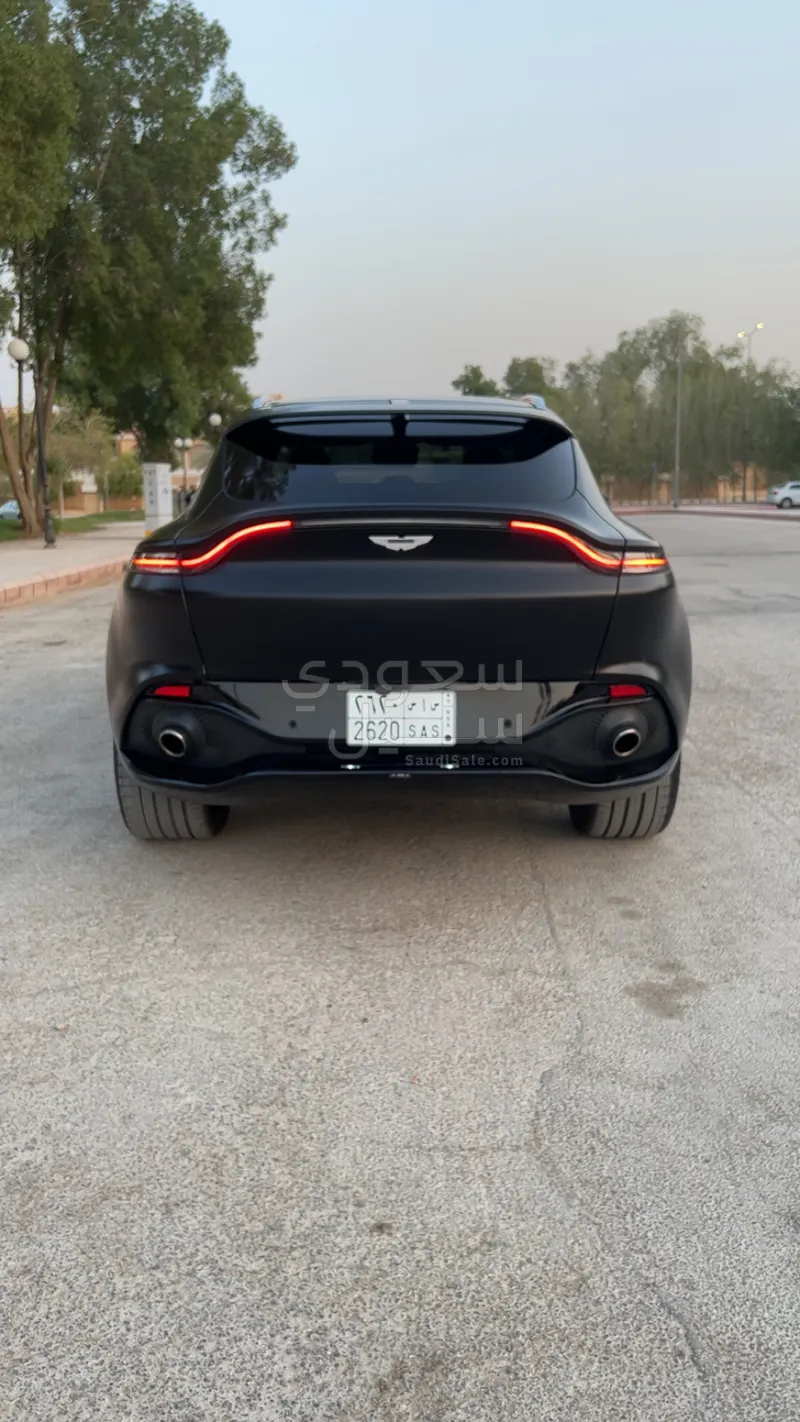 2022 استون مارتن دي بي اكس 550