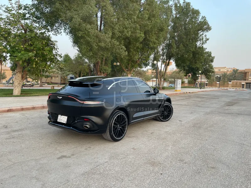 2022 استون مارتن دي بي اكس 550