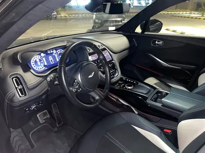 2022 استون مارتن دي بي اكس 550