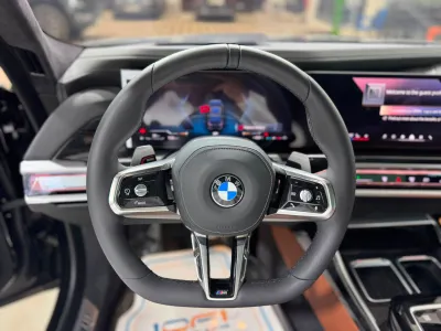2026 بي ام دبليو الفئة السابعة 735أي