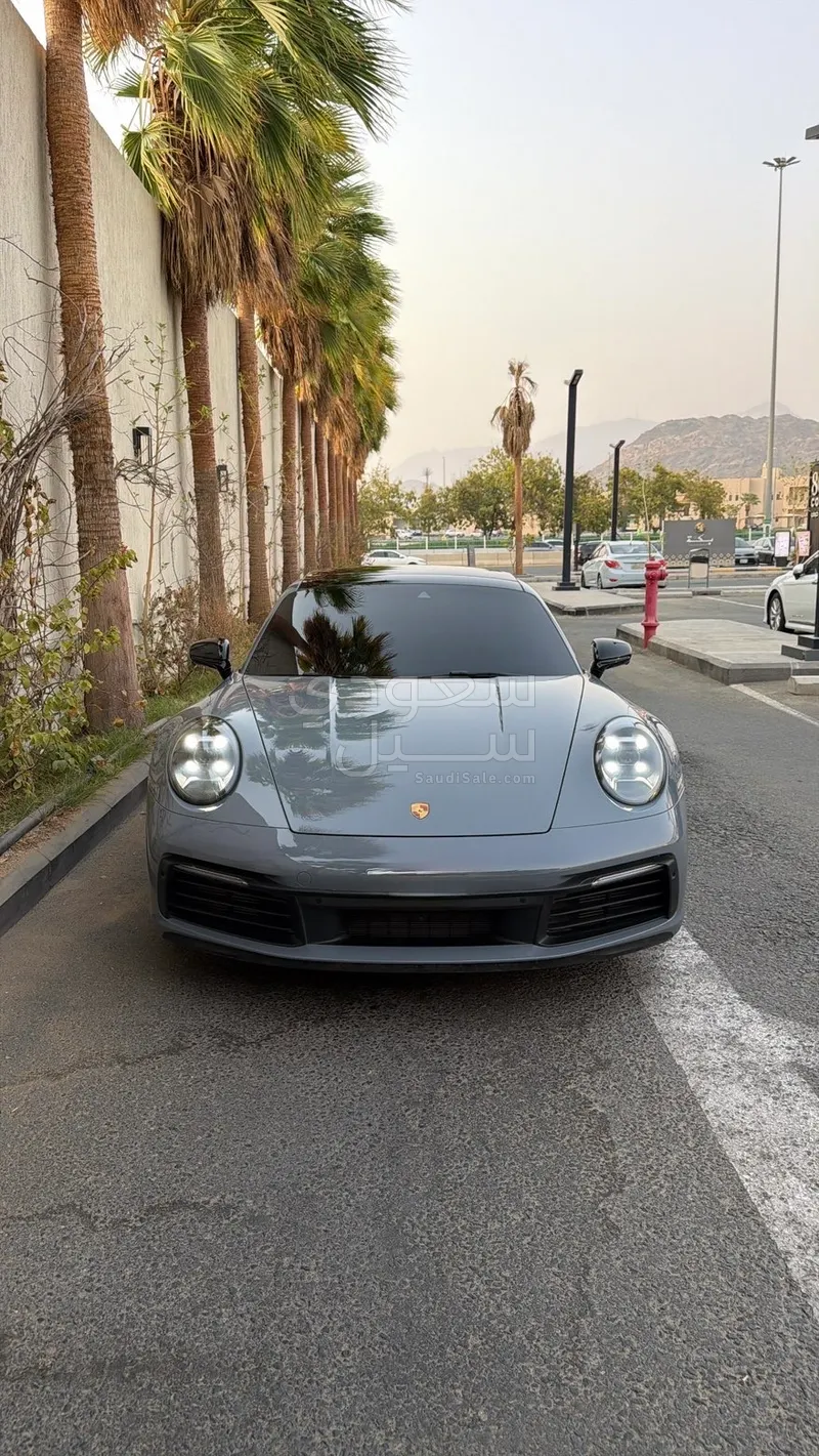 2024 بورش 911 كاريرا