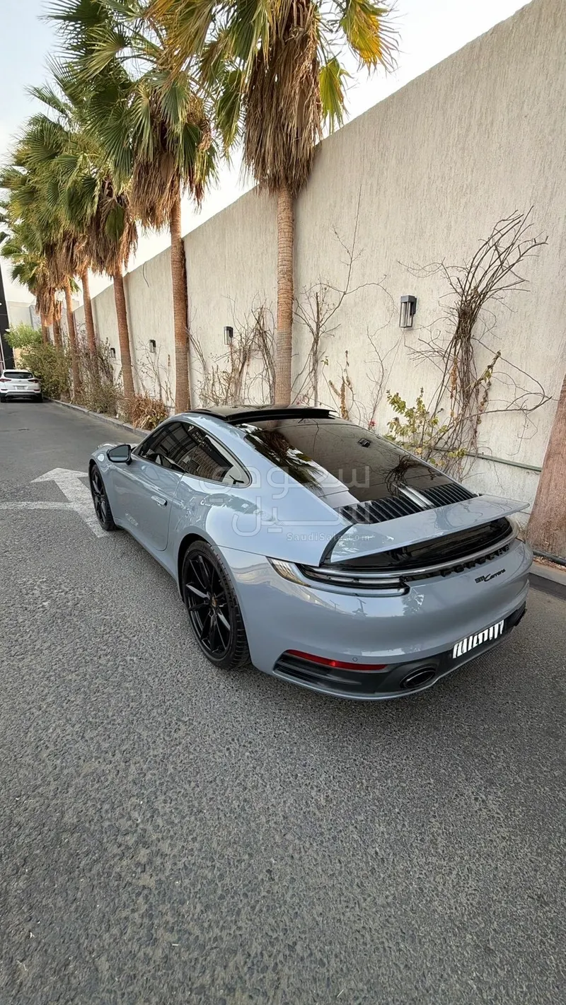 2024 بورش 911 كاريرا