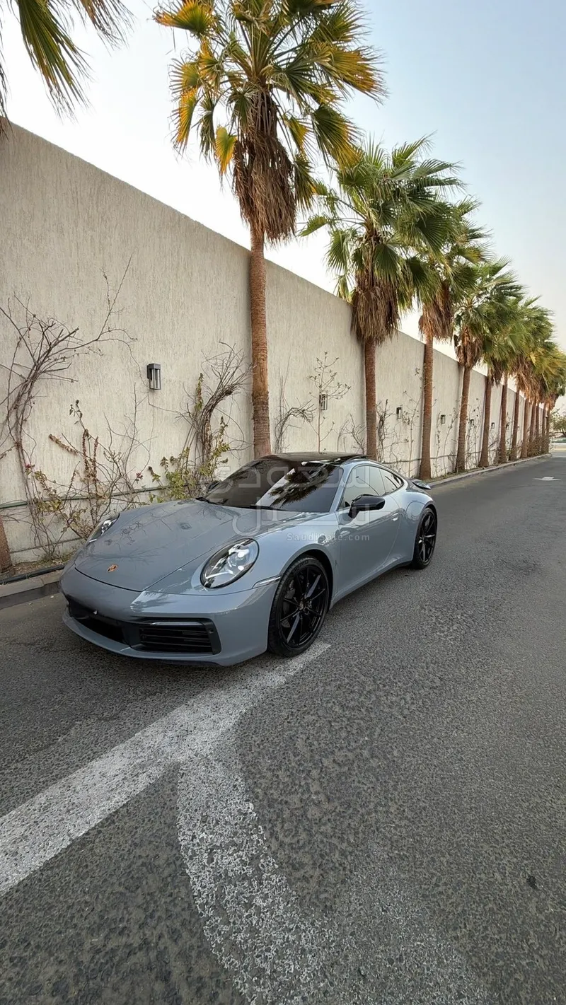 2024 بورش 911 كاريرا
