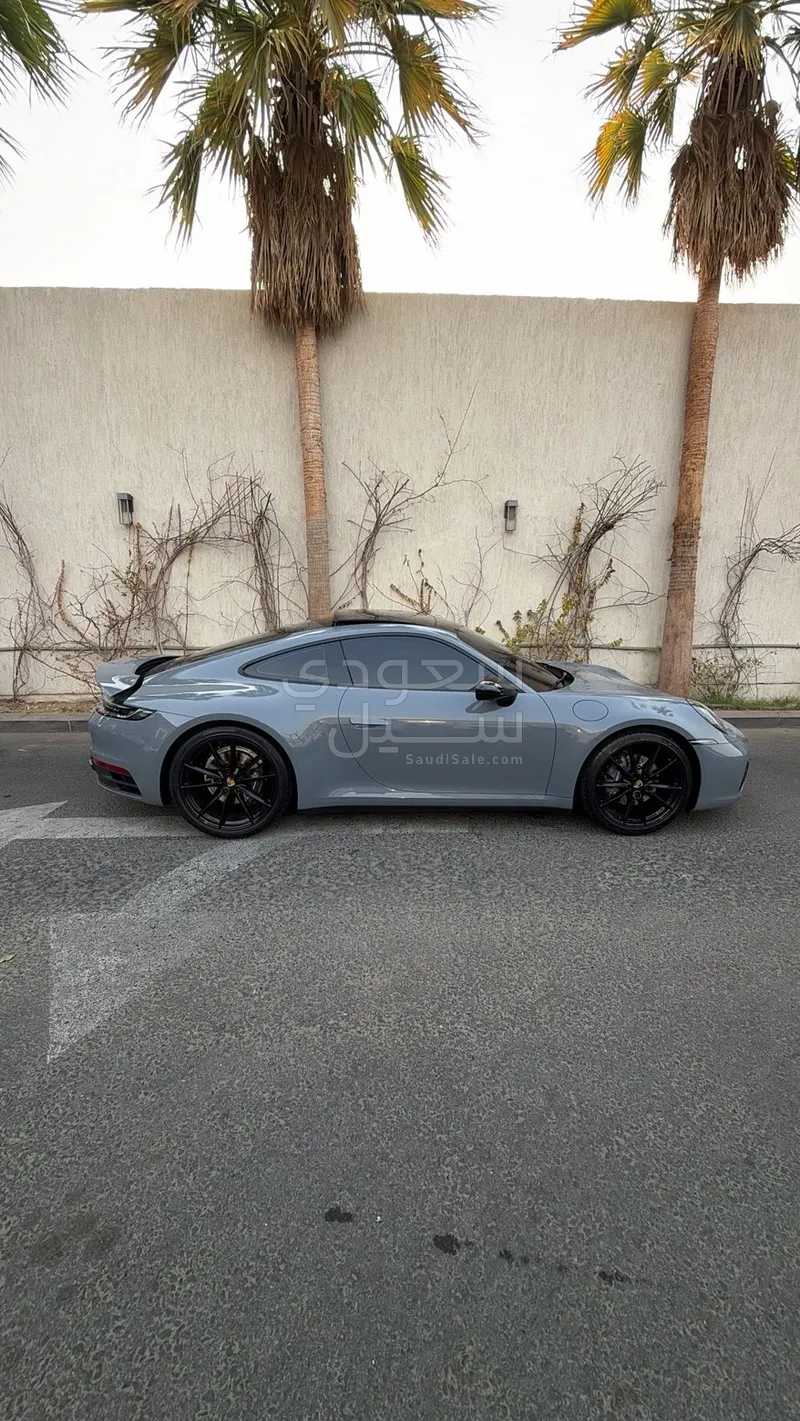 2024 بورش 911 كاريرا