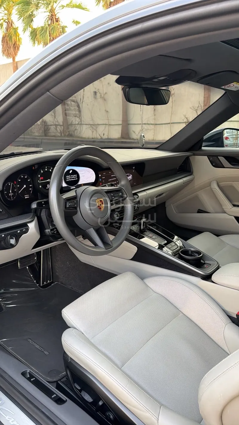 2024 بورش 911 كاريرا