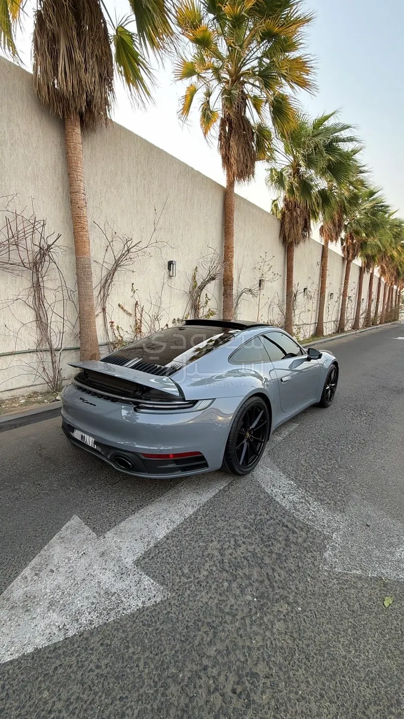 2024 بورش 911 كاريرا