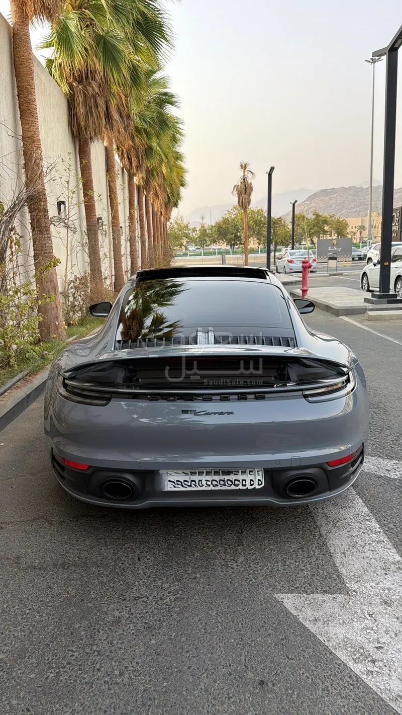 2024 بورش 911 كاريرا